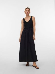 Vero Moda Sukienka w kolorze czarnym rozmiar: L. Czarne sukienki Vero Moda, l, bez wzorów, bez kołnierzyka, bez ramiączek, maxi. Za 122,96 zł.