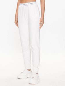 Guess Spodnie piżamowe O3YB00 KBS91 Biały Regular Fit. Białe piżamy Guess, z aplikacjami, z bawełny, bez ramiączek. Za 129,99 zł.