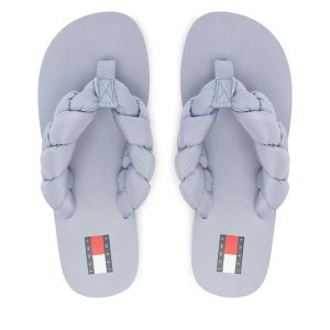 Japonki Tommy Jeans. Niebieskie klapki Tommy Jeans, bez wzorów, z jeansu, bez obcasa. Za 189,99 zł.