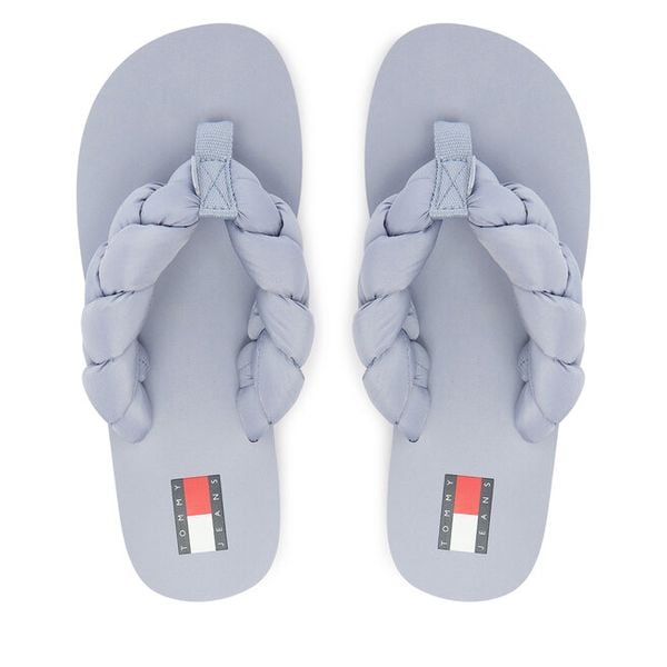 Japonki Tommy Jeans. Niebieskie klapki Tommy Jeans, bez wzorów, z jeansu, bez obcasa. Za 189,99 zł.