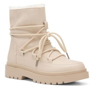 Botki DeeZee. Brązowe botki DeeZee, bez wzorów, bez obcasa, na płaskiej podeszwie, bez zapięcia. Za 179,99 zł.