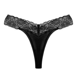 Stringi z koronkowym paskiem eleganckie i wygodne Seconda. Czerwone stringi Intica, bez wzorów, z koronki. W wyprzedaży za 49,00 zł.