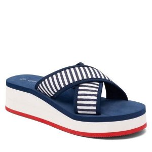 Klapki Clara Barson. Niebieskie klapki Clara Barson, bez wzorów, bez obcasa. Za 79,99 zł.