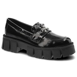 Półbuty damskie Carinii, lakierowana skóra naturalna wsuwanemasywna platforma, czarne, B8569_-070-000-000-F57. Czarne półbuty Carinii, bez wzorów, z lakierowanej skóry, bez obcasa, na platformie, bez zapięcia. Za 355,00 zł.