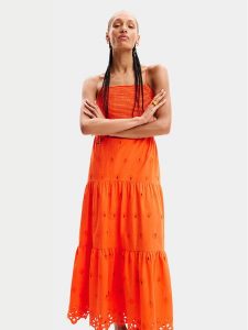Desigual Sukienka letnia Malver 24SWVW12 Pomarańczowy Regular Fit. Brązowe kombinezony Desigual, na lato, xs, bez wzorów, z bawełny, bez kołnierzyka, bez ramiączek. Za 359,99 zł.