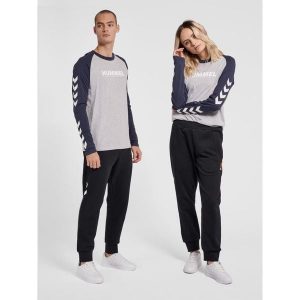 Koszulka z długim rękawem Hummel Legacy Blocked. Szare bluzki Hummel, s, bez wzorów, sportowe, bez kołnierzyka, bez ramiączek. Za 136,00 zł.