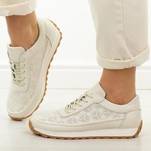 Beżowe skórzane półbuty damskie Sergio Leone Sp001. Brązowe półbuty Sergio Leone, na jesień, bez wzorów, z jeansu, z okrągłym noskiem, bez obcasa, na płaskiej podeszwie, bez zapięcia. Za 219,00 zł.