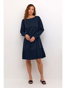 CULTURE Sukienka w kolorze granatowym rozmiar: S. Niebieskie sukienki Culture, s, bez wzorów, bez kołnierzyka, bez ramiączek, midi. Za 165,99 zł.