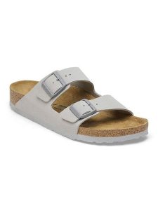 Birkenstock Klapki "Arizona" w kolorze szarym rozmiar: 38. Szare klapki Birkenstock, bez wzorów, z otwartym noskiem, bez obcasa. Za 344,95 zł.