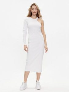 Replay Sukienka dzianinowa W9074.000.23587 Biały Slim Fit. Białe kombinezony Replay, xl, bez wzorów, z bawełny, bez kołnierzyka, bez ramiączek. Za 219,99 zł.