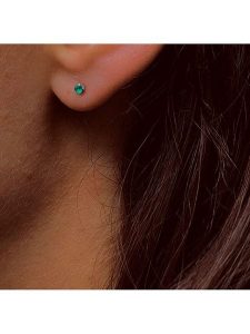 OR Carats Złote kolczyki-wkrętki ze szmaragdami rozmiar: onesize. Szare kolczyki OR Carats, z szmaragdem, złote. Za 313,27 zł.