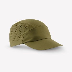 Czapka turystyczna z daszkiem Quechua Hike 500 Compact. Brązowe czapki FORCLAZ, bez wzorów, z elastanu, sportowe. Za 44,99 zł.