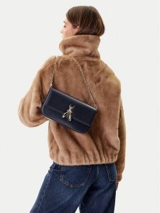 Patrizia Pepe Torebka 8B0229 L061 Czarny. Czarne torebki wieczorowe Patrizia Pepe, bez wzorów, ze skóry, bez dodatków. Za 699,99 zł.