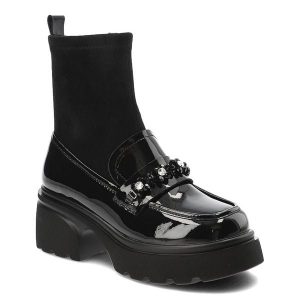Czarne Botki Artiker Eleganckie Obuwie Damskie. Czarne botki ARTIKER, z aplikacjami, z lakierowanej skóry, bez obcasa, bez zapięcia. Za 239,00 zł.