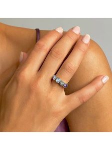 Les Petites Précieuses Srebrny pierścionek z kamieniami szlachetnymi rozmiar: 54. Niebieskie pierścionki Les Petites Précieuses, z ametystem, srebrne. Za 165,99 zł.