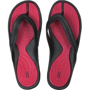 Klapki basenowe unisex Aqua-Speed Aruba. Niebieskie klapki Aqua-Speed, bez wzorów, bez obcasa. Za 34,43 zł.