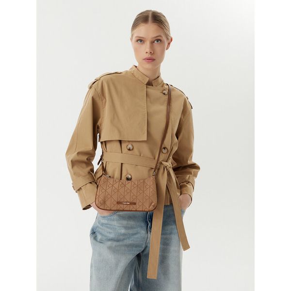 Torebka Calvin Klein. Brązowe listonoszki Calvin Klein, bez wzorów, bez dodatków. Za 329,99 zł.