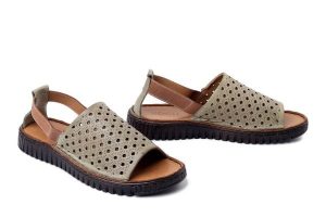 KOCH 030.113.1895 scorpion, sandały damskie. Zielone sandały KOCH, w ażurowe wzory, ze skóry, bez obcasa, bez zapięcia. Za 224,90 zł.