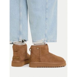 Śniegowce Nine West. Brązowe buty zimowe Nine West, bez obcasa, bez zapięcia. Za 279,99 zł.
