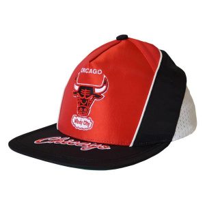 Czapka z daszkiem Mitchell & Ness NBA Chicago Bulls Snapback -CBUYYPPPBKRD. Czarne czapki MITCHELL & NESS, bez wzorów, sportowe. Za 89,00 zł.