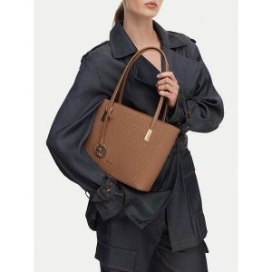 Torebka MEXX. Brązowe torebki klasyczne Mexx, bez wzorów, bez dodatków. Za 119,99 zł.