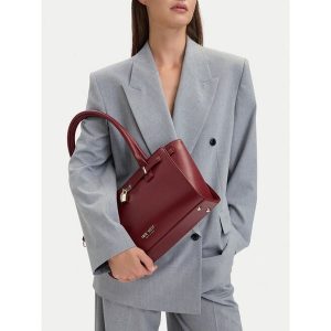 Torebka Nine West. Czerwone torebki klasyczne Nine West, bez wzorów, bez dodatków. Za 279,99 zł.