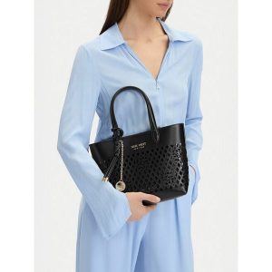 Torebka Nine West. Czarne torebki klasyczne Nine West, bez wzorów, bez dodatków. Za 249,99 zł.