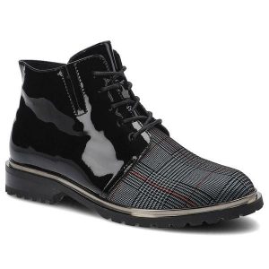 Czarne Botki Damskie Artiker Modne Buty Ocieplane. Czarne botki ARTIKER, bez wzorów, ze skóry, bez obcasa, bez zapięcia. Za 379,00 zł.