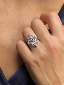 OR Carats Złoty pierścionek z diamentami i kamieniami szlachetnymi rozmiar: 54. Szare pierścionki OR Carats, z diamentem, złote. Za 1 565,99 zł.