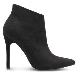 Botki DeeZee. Czarne botki DeeZee, bez wzorów, bez obcasa, na szpilce, bez zapięcia. Za 111,99 zł.