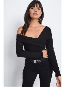 Cool and sexy Koszulka w kolorze czarnym rozmiar: M. Czarne bluzki Cool and sexy, m, bez wzorów, bez kołnierzyka, bez ramiączek. Za 83,42 zł.