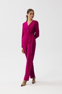 Śliwkowy Kombinezon z Wiązaniem w Talii. Czarne kombinezony MOE, l, bez wzorów, z elastanu, eleganckie, bez kołnierzyka, bez ramiączek. Za 379,90 zł.