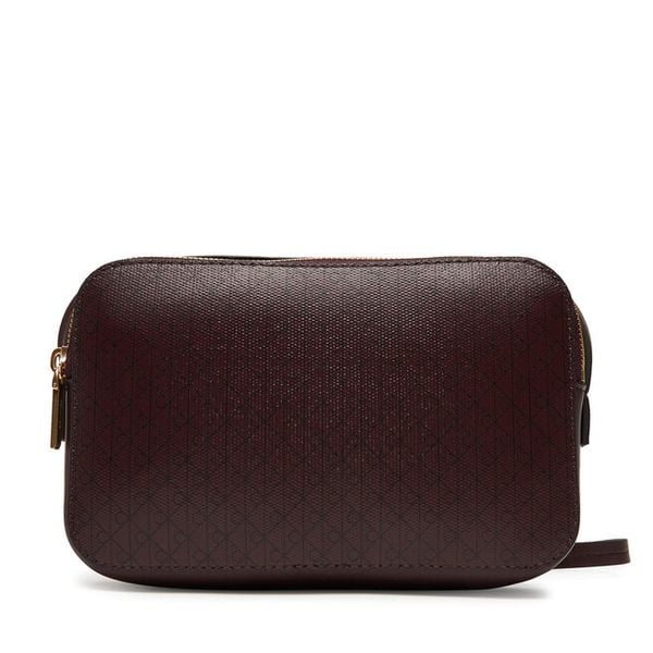 Torebka Calvin Klein. Czerwone listonoszki Calvin Klein, bez wzorów, bez dodatków. Za 279,99 zł.