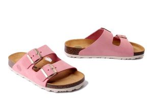 DR. BRINKMANN 700696-42 rosa, klapki damskie. Czerwone klapki Dr. Brinkmann, bez wzorów, ze skóry, bez obcasa. Za 264,90 zł.