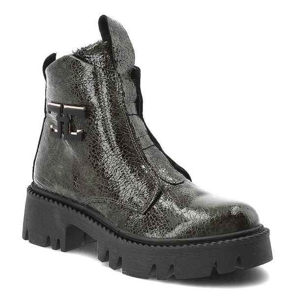 Botki damskie Artiker, skórzane we wzory z ozdobą za kostkę i na grubym obcasie z okrągłym noskiem i na suwak, zielone, 57C2080. Zielone botki ARTIKER, z aplikacjami, z lakierowanej skóry, z okrągłym noskiem, za kostkę, bez obcasa, bez zapięcia. Za 349,00 zł.