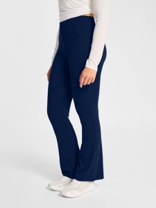 Damskie legginsy z wysokim stanem Hummel. Niebieskie legginsy Hummel, bez wzorów, z elastanu, z podwyższonym stanem. Za 286,00 zł.
