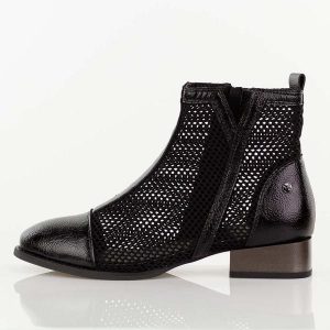 Czarne wiosenne botki damskie na obcasie M.Daszyński Sa197-31. Czarne botki M.Daszyński, na jesień, w ażurowe wzory, z jeansu, bez obcasa, na obcasie, bez zapięcia. Za 239,00 zł.