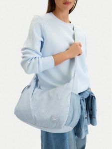 Reebok Torebka CEOWB-RBK-KL-004-09 Niebieski. Niebieskie torebki klasyczne Reebok, bez wzorów, z materiału, bez dodatków. Za 89,99 zł.