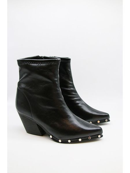 Bellucci Botki w kolorze czarnym rozmiar: 36. Czarne botki Bellucci, bez wzorów, bez obcasa, bez zapięcia. Za 144,58 zł.