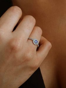 OR Carats Złoty pierścionek z kamieniami szlachetnymi rozmiar: 60. Niebieskie pierścionki OR Carats, z topazem, złote. Za 1 152,99 zł.