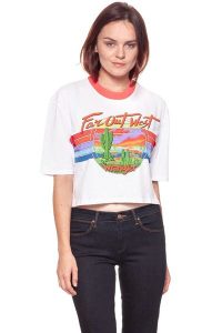 WRANGLER T SHIRT DAMSKI T-SHIRTS CROP 80´S TEE WH W7013EV12 112130880. Białe t-shirty Wrangler, s, bez wzorów, bez kołnierzyka, bez ramiączek. W wyprzedaży za 39,99 zł.