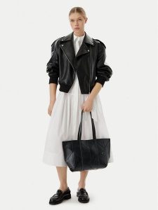 Calvin Klein Torebka Woven Medium Carryall LV04F3548G Czarny. Czarne shopper bag Calvin Klein, bez wzorów, ze skóry, bez dodatków. Za 699,99 zł.