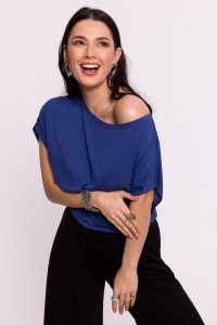 Niebieska Nietoperzowa Bluzka z Wizkozy. Niebieskie bluzki MOE, l, bez wzorów, z elastanu, wizytowe, bez kołnierzyka, bez ramiączek. Za 179,90 zł.