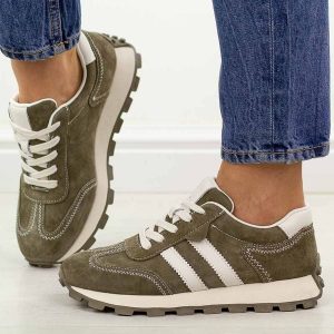 Khaki zamszowe skórzane półbuty damskie S.Barski 7097. Brązowe półbuty S.BARSKI, na jesień, bez wzorów, z jeansu, bez obcasa, na płaskiej podeszwie, bez zapięcia. Za 269,00 zł.