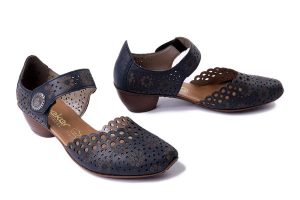 RIEKER 43753-14 blue, czółenka damskie. Niebieskie czółenka Rieker, bez wzorów, bez obcasa, na obcasie, bez zapięcia. Za 271,92 zł.