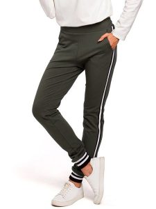 Made of emotion Spodnie dresowe w kolorze khaki rozmiar: L. Brązowe spodnie dresowe Made Of Emotion, l, bez wzorów, z dresówki. Za 113,63 zł.