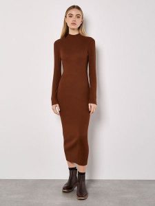 Apricot Sukienka w kolorze brązowym rozmiar: XS. Brązowe sukienki Apricot, xs, bez wzorów, bez kołnierzyka, bez ramiączek, maxi. Za 83,62 zł.