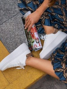 Belucci Sneakersy w kolorze białym rozmiar: 41. Białe trampki Belucci, bez wzorów, bez zapięcia. Za 117,99 zł.