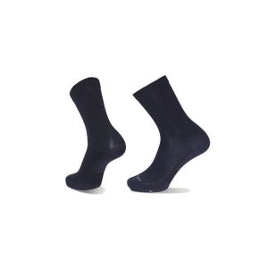 Skarpety trekkingowe Ultralight Crew NGEV01. Czarne skarpetki NA GIEAN, bez wzorów, z wełny. Za 49,99 zł.