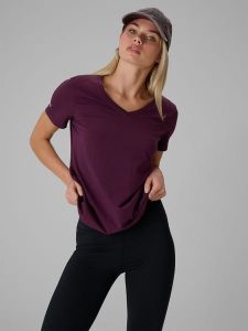 4F T-shirt regular gładki damski - fioletowy L. Fioletowe t-shirty 4f, l, bez wzorów, z bawełny, bez kołnierzyka, bez ramiączek. Za 59,99 zł.
